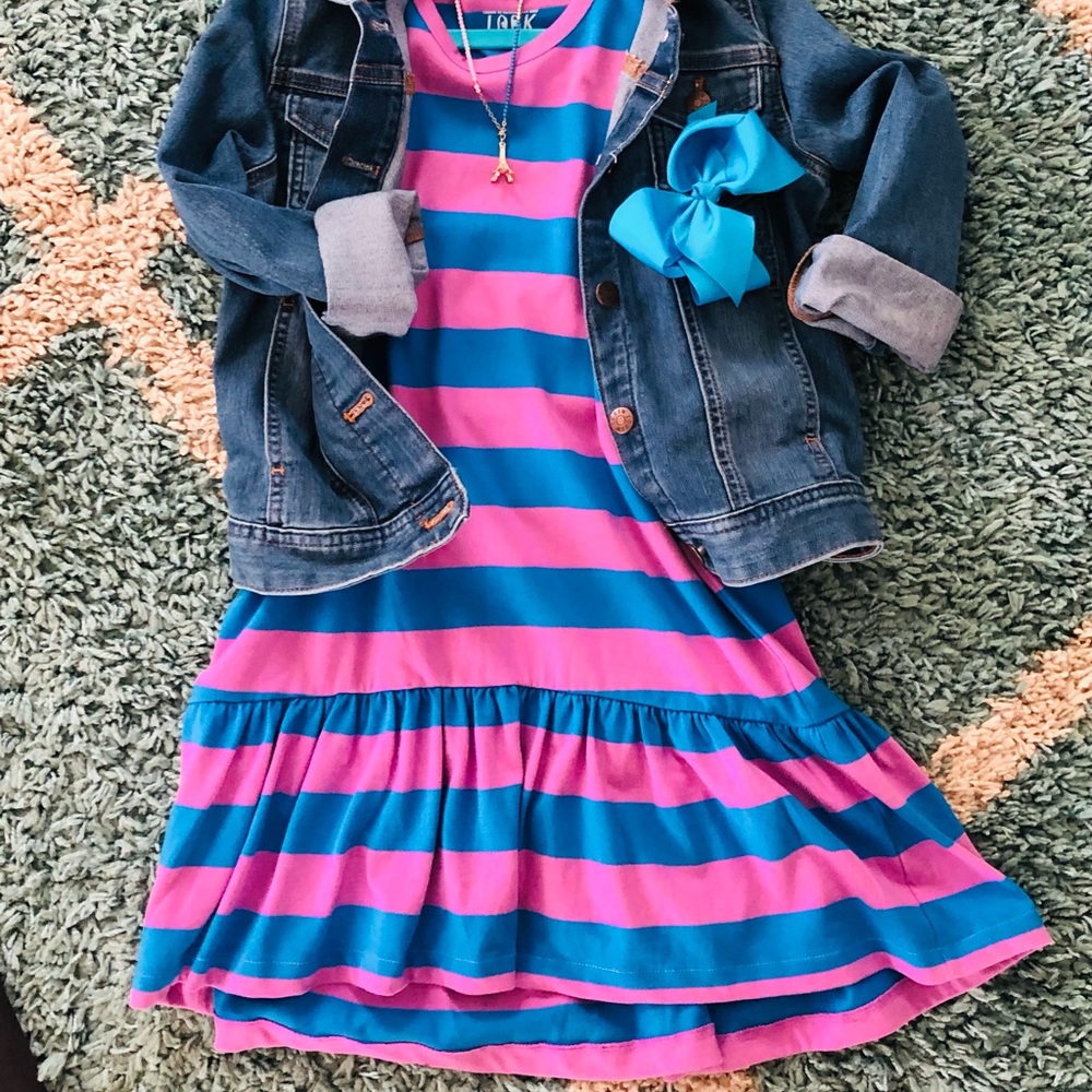 Look by Crewcuts girls size 4/5 but runs a bit large.